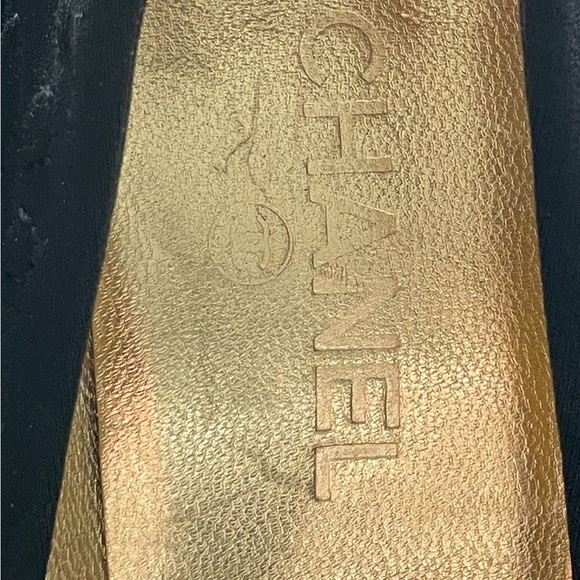 Vintage Chanel Shoes - Picture 4 of 7